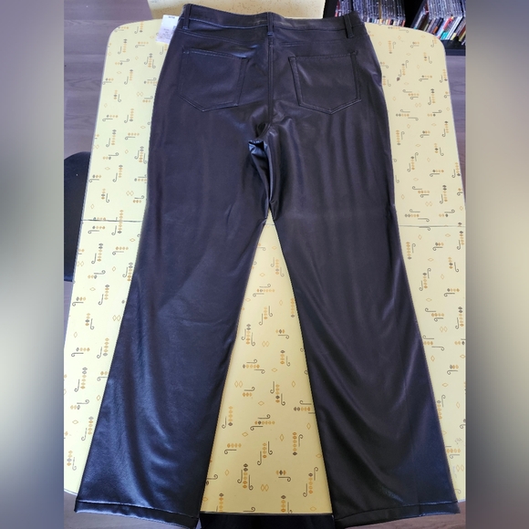 Cleo Petites NWT Vegan Leather Pants - Picture 4 of 9